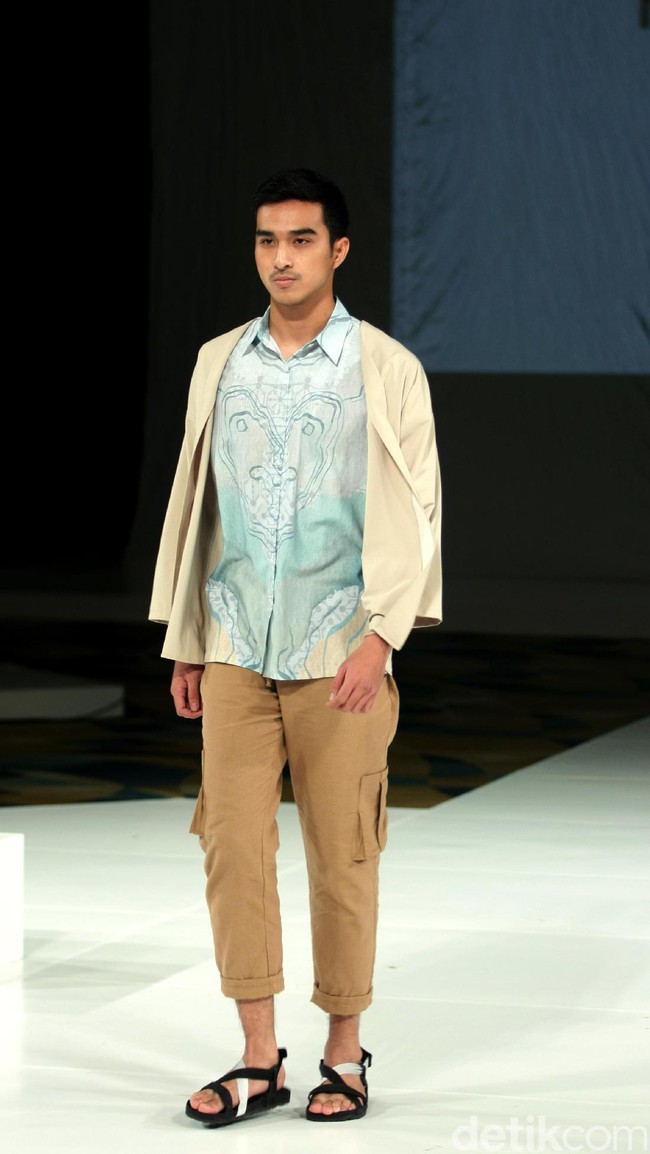 Koleksi Ria Miranda Mengangkat tema Ria Miranda Trend Show 2017 di The Hall Lt.8 Senayan City. Jakarta. [Foto: Mohammad Abduh/Wolipop]