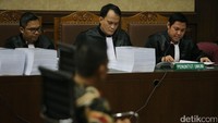 Meski dijanjikan Rp 2,5 miliar, pada akhirnya Sanusi hanya menerima Rp 2 miliar. Pemberian dilakukan 2 kali, di mana saat pemberian kedua di kawasan Senayan pada 31 Maret 2016, Sanusi diciduk KPK.