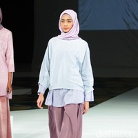 Koleksi Ria Miranda Mengangkat tema Ria Miranda Trend Show 2017 di The Hall Lt.8 Senayan City. Jakarta. [Foto: Mohammad Abduh/Wolipop]