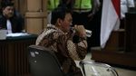 Ahok Bacakan Nota Keberatan