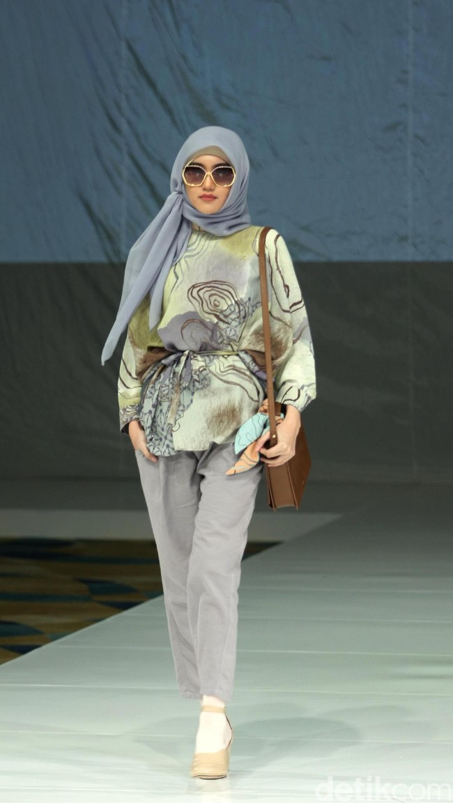 Koleksi Ria Miranda Mengangkat tema Ria Miranda Trend Show 2017 di The Hall Lt.8 Senayan City. Jakarta. [Foto: Mohammad Abduh/Wolipop]