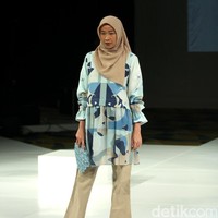 Koleksi Ria Miranda Mengangkat tema Ria Miranda Trend Show 2017 di The Hall Lt.8 Senayan City. Jakarta. [Foto: Mohammad Abduh/Wolipop]