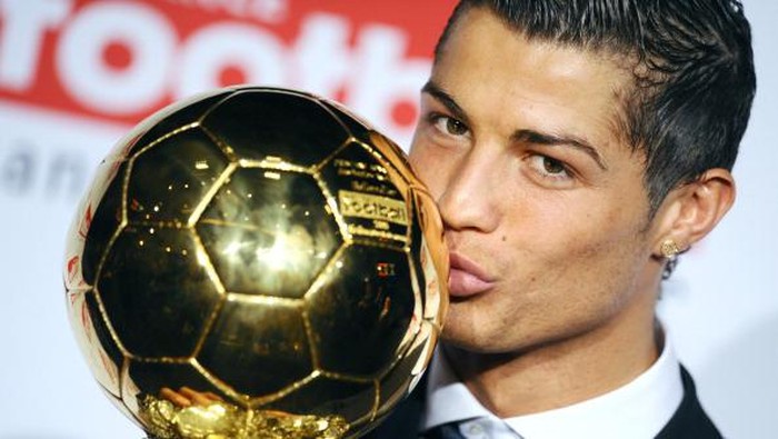 Cristiano Ronaldo jadi pemenang Best of All Time (BOAT) Ballon dOr. Penghargaan macam apa itu?
