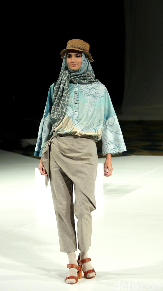 Koleksi Ria Miranda Mengangkat tema Ria Miranda Trend Show 2017 di The Hall Lt.8 Senayan City. Jakarta. [Foto: Mohammad Abduh/Wolipop]