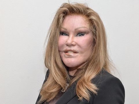 Tak Pernah Puas dengan Penampilan, Waspada Alami Gangguan Psikologis