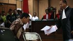 Ahok Bacakan Nota Keberatan