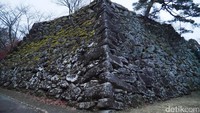 Foto: Kastil ini pun dianggap sebagai salah satu istana terbaik di Jepang. Sayang, sekitar tahun 1626 menara kastil atau donjon yang begitu megah hancur terbakar tersambar petir dan tak pernah dibangun lagi (Kurnia/detikTravel)