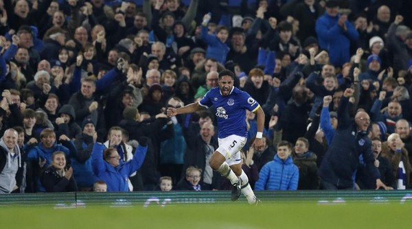 Everton Kalahkan Arsenal