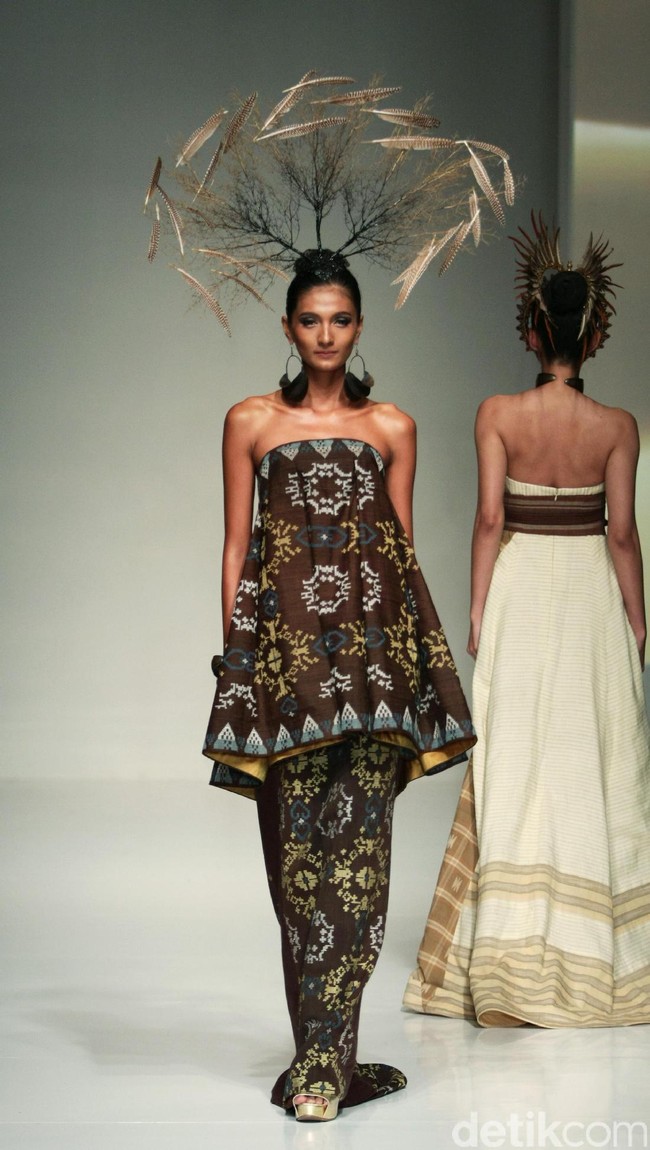 Peragaan Busana Balijava by Denny Wirawan yang di hadirkan di IPMI Trend Show 2017. The Hall Lt.8 Senayan City. Jakarta. [Foto: Mohammad Abduh/Wolipop]