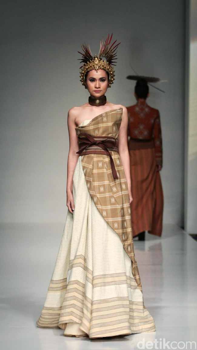 Peragaan Busana Balijava by Denny Wirawan yang di hadirkan di IPMI Trend Show 2017. The Hall Lt.8 Senayan City. Jakarta. [Foto: Mohammad Abduh/Wolipop]