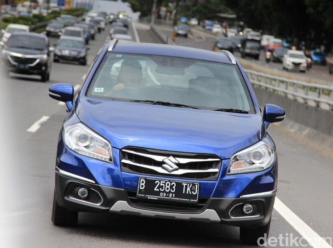 Menguji Suzuki SX4 S-Cross di Jalanan Ibu Kota