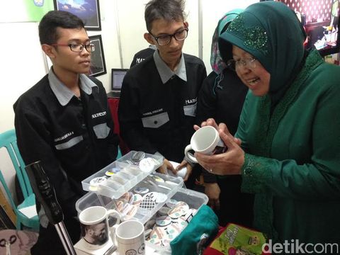 Wali Kota Risma Lihai Memainkan Gamelan Bareng Siswa SMK