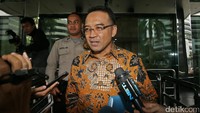Teguh dimintai keterangan untuk tersangka Direktur Pengelola Informasi Administrasi Kependudukan Direktorat Jenderal Kependudukan dan Catatan Sipil Kementerian Dalam Negeri Sugiharto.