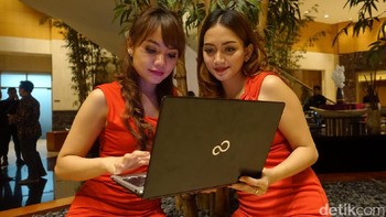 Ini adalah Fujitsu Lifebook S936. (Foto: detikINET/Adi Fida Rahman)