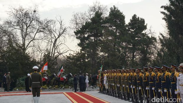 Presiden Jokowi disambut dengan pasukan berkuda di Teheran