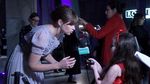 Gemes! Felicity Jones Diwawancarai Gadis Cilik