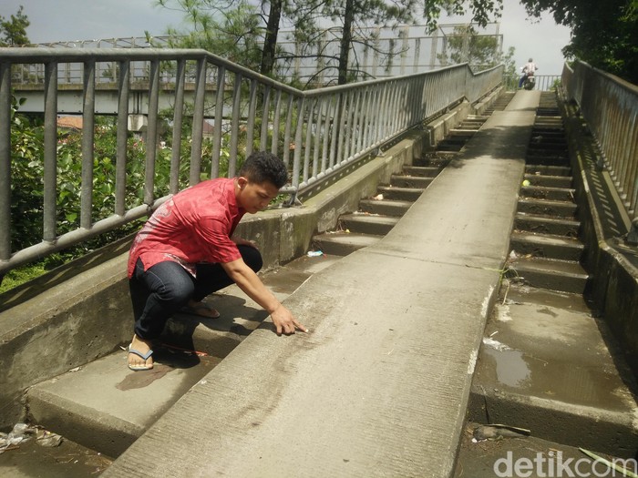Cerita Mengerikan Detik-detik Penikaman 8 Orang di Bandung