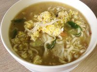 Canteen Bintaro: Sedap Mengenyangkan Nasi Bali Komplet dan Mie Godok Jawa