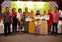 Bagelen Bekatul, Cake Salak dan Nutsafir Jadi Kreasi Unik Oleh-oleh Indonesia
