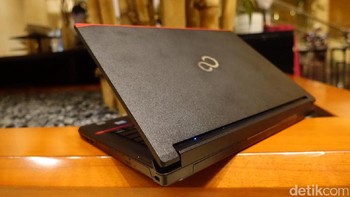 Ada dua pilihan layar, yakni 15,6 inch dan 14 inch. Mengusung prosesor Intel generasi keenam. (Foto: detikINET/Adi Fida Rahman)