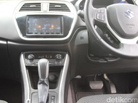 Menguji Suzuki SX4 S-Cross di Jalanan Ibu Kota