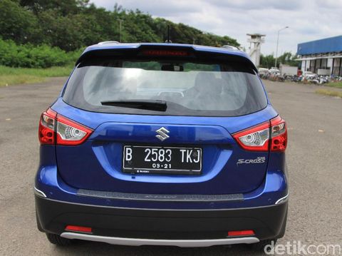 Menguji Suzuki SX4 S-Cross di Jalanan Ibu Kota