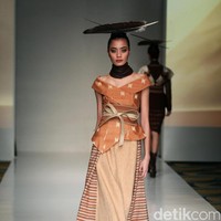 Peragaan Busana Balijava by Denny Wirawan yang di hadirkan di IPMI Trend Show 2017. The Hall Lt.8 Senayan City. Jakarta. [Foto: Mohammad Abduh/Wolipop]