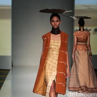 Peragaan Busana Balijava by Denny Wirawan yang di hadirkan di IPMI Trend Show 2017. The Hall Lt.8 Senayan City. Jakarta. [Foto: Mohammad Abduh/Wolipop]