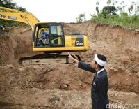 Tinjau Wisata Gunung Parang, Bupati Dedi 'Semprot' 2 Kepala Desa
