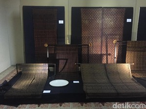 Terpesona Cantiknya Tenun Ende NTT yang Berusia 30 Tahun Lebih