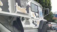 Foto mobil dari samping. Foto: Paco