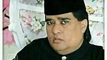 Kanjeng Dimas populer karena mengklaim bisa menggandakan uang. Hal tersebut dijadikan netizen sebagai bahan meme yang kocak dan popularitasnya ada di urutan kedua. (Foto: Internet)