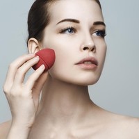 Benarkah Cushion dan Foundation Bisa Dipakai Bareng? Simak Penjelasannya