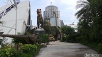 Terletak di Sukhumvit Road yang merupakan salah satu jalanan utama di Bangkok, Dinosaur Planet dapat menjadi pilihan bagi traveler yang menggemari film Jurrasic Park dan dinosaurus (Pasti/detikTravel)