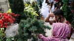 H-10, Pernak-pernik Natal Ramai Dicari