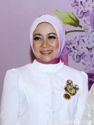 Foto: Cantiknya Si 'Cinta' Atalia Kamil dengan Hijab Serba putih