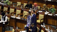 Ada sejumlah agenda sidang paripurna ini termasuk pengesahan  RUU Jasa Konstruksi dan pengambilan keputusan revisi UU MD3.