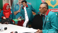 Rhoma bersiap menggelar jumpa pers di Kantor DPP Partai Idaman, Jalan Dewi Sartika, Cawang, Jakarta Timur.