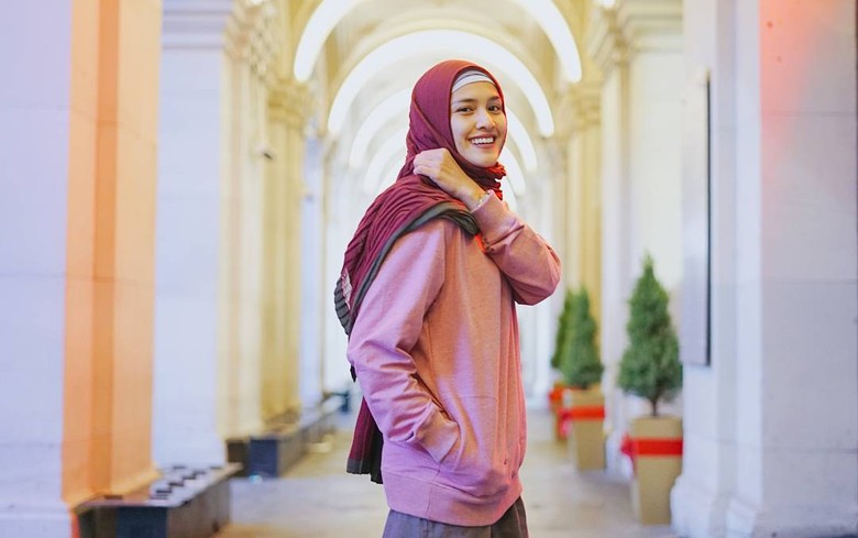 Mulai Berhijab, Ratu Anandita Tak Takut Kehilangan Job Mulai Berhijab, Ratu Anandita Tak Takut Kehilangan Job
