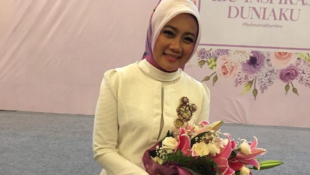 Foto: Cantiknya Si 'Cinta' Atalia Kamil dengan Hijab Serba putih