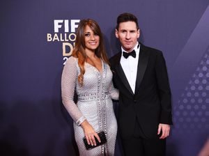 Messi Ultah Pernikahan, Intip Gaya Istrinya Pakai Gaun yang Dibuat 200 Jam