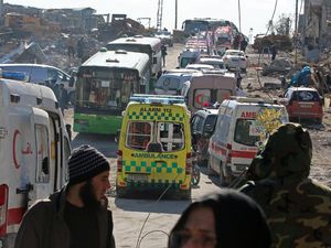 Proses Evakuasi Warga Sipil dan Korban Luka dari Aleppo Terhenti