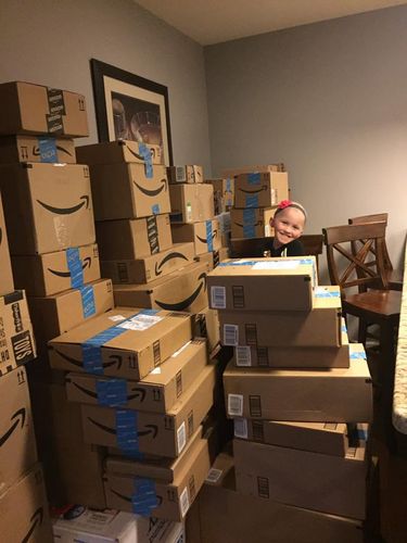 Rampung Berobat, Bocah Ini Bagikan 3.000 Mainan untuk Sesama Pasien Anak