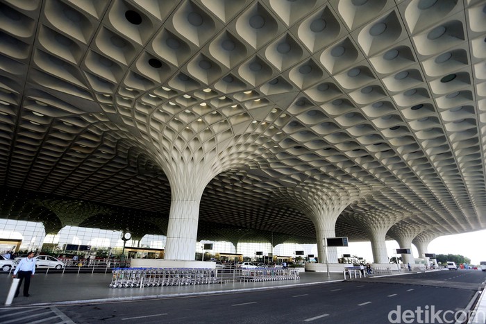 Bandara Internasional Chhatrapati Shivaj, di Mumbai, India, tampil dengan gaya modern dipadu warisan budaya India. Seperti apa? Yuk, intip foto-fotonya!