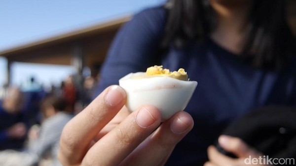 Wujud Telur Hitam Jepang yang Dipercaya Bikin Panjang Umur