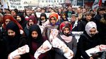 Protes Warga Turki Terkait Krisis Kemanusiaan di Aleppo
