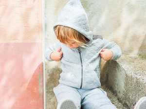 Saat Anak Lekat dengan Jaketnya, Sampai-sampai Tak Mau Jaketnya Dicuci