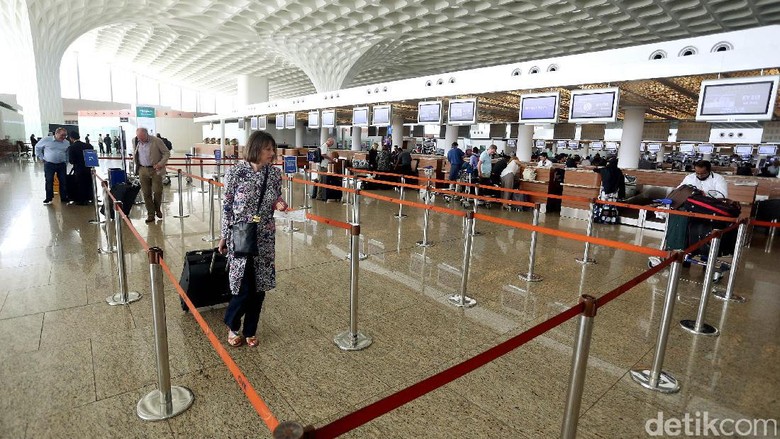 Melihat Eksotisnya Bandara Internasional Chhatrapati Shivaj Bandara Internasional Chhatrapati Shivaj, di Mumbai, India, tampil dengan gaya modern dipadu warisan budaya India. Seperti apa? Yuk, intip foto-fotonya!