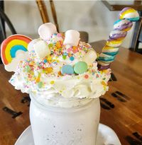 Hot Chocolate Warna-warni Unicorn yang Cantik Ini Sedang Digemari