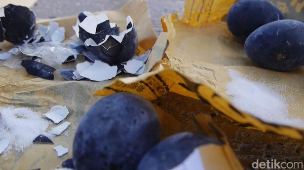 Wujud Telur Hitam Jepang yang Dipercaya Bikin Panjang Umur